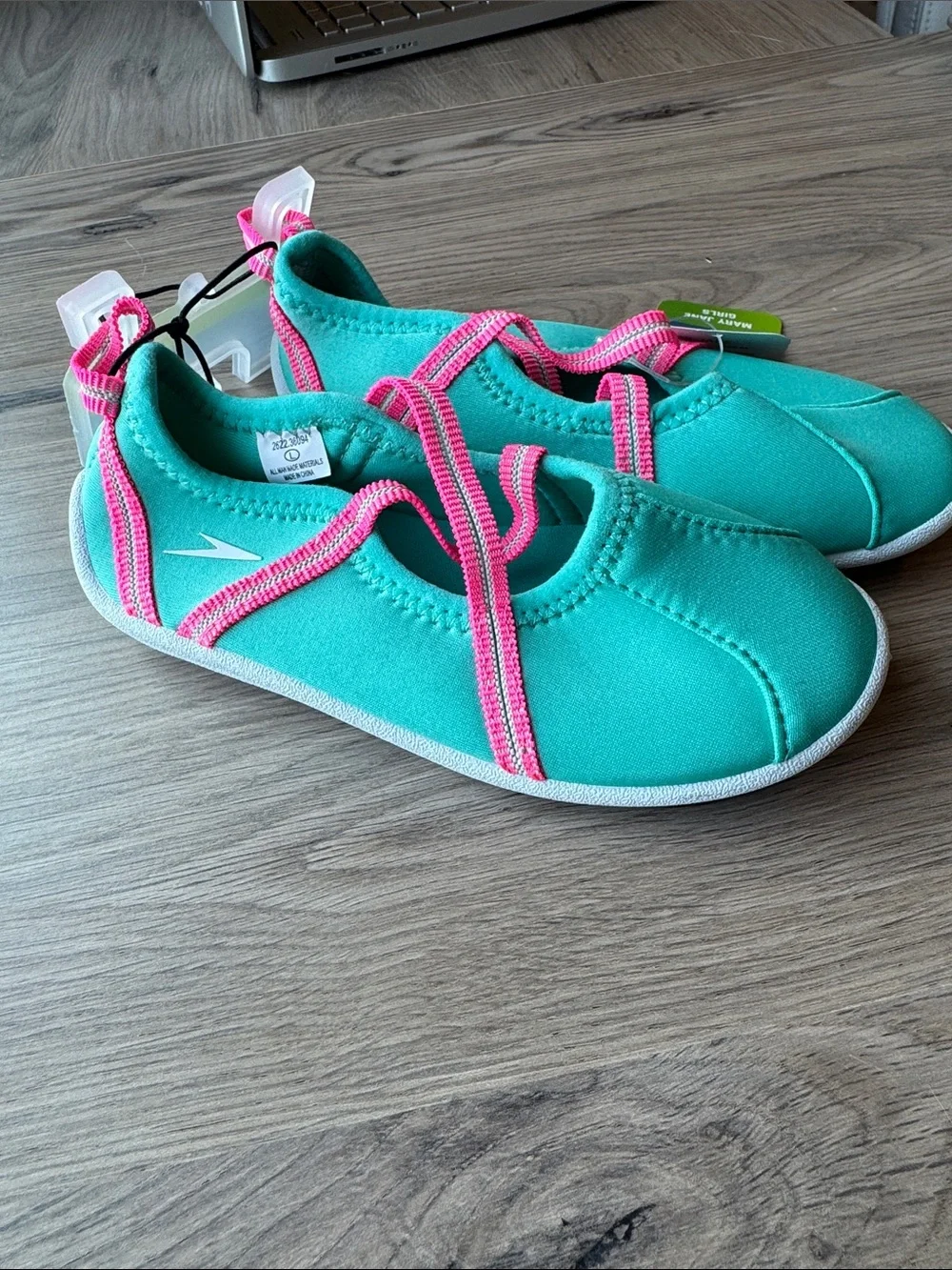 NWT Speedo Aqua Water Shoes in Teal with Pink Trim Mary Jane